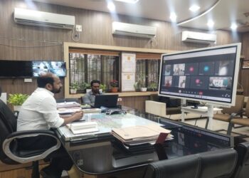 मतदानाची टक्केवारी वाढविण्यासाठी घरोघर भेटी द्याव्यात – जिल्हाधिकारी अजित कुंभार यांचे निर्देश
