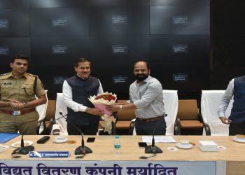 शेतीला दिवसा वीजपुरवठ्यासाठी मुख्यमंत्री सौर कृषीवाहिनी योजना जिल्ह्यात ६३ प्रकल्पांद्वारे होणार २०५ मेगा वॅट वीज निर्माण – ‘महावितरण’ चे अध्यक्ष लोकेश चंद्र