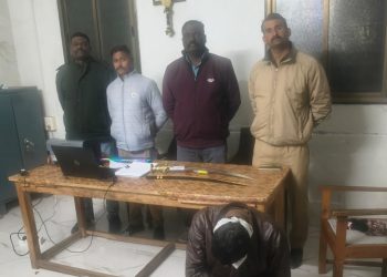 अकोला रामदासपेठ पोलिसांची धडक कारवाई आरोपीचे ताब्यातुन धारधार तलवार जप्त